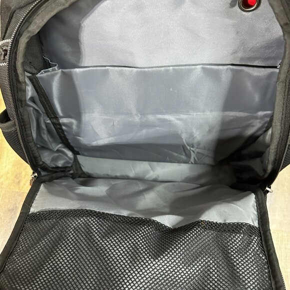 Swiss Gear by Wenger Synergy Pro 16" Laptop Backpack Business - EXCELLENT - Picture 11 of 14